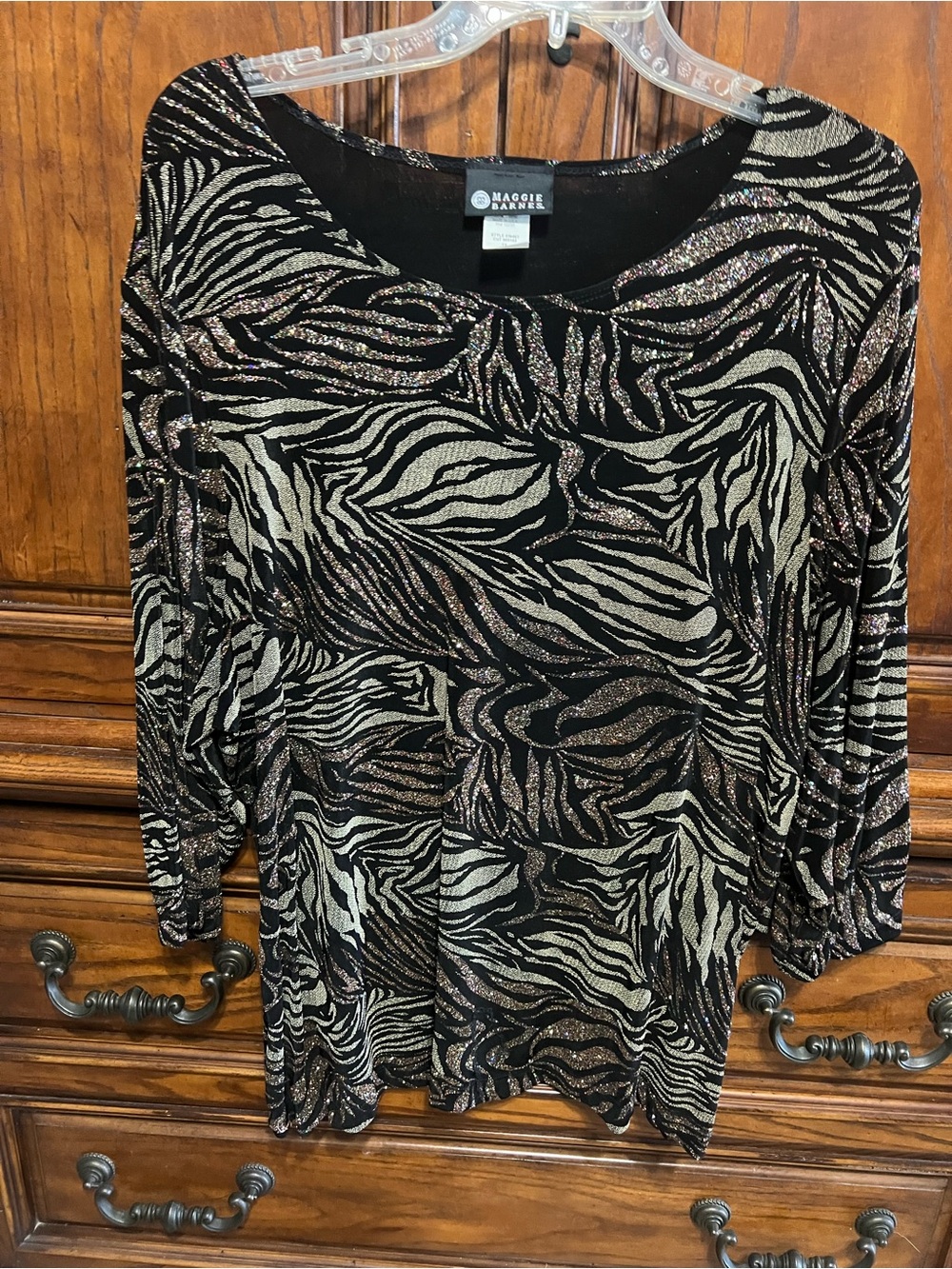 Maggie Barnes 1X Sparkly Zebra Print Top in excellent condition